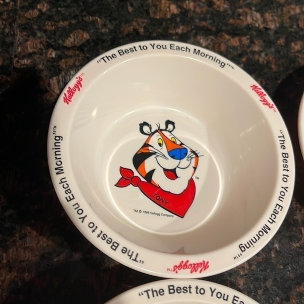 Vintage Kellogg cereal bowls - Picture 5 of 6